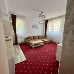 Апартаменты Leon Нэводари