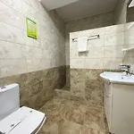 Leon Апартаменты Нэводари
